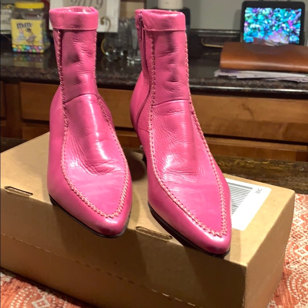 Nicole pink kitten heel ankle boots 7.5